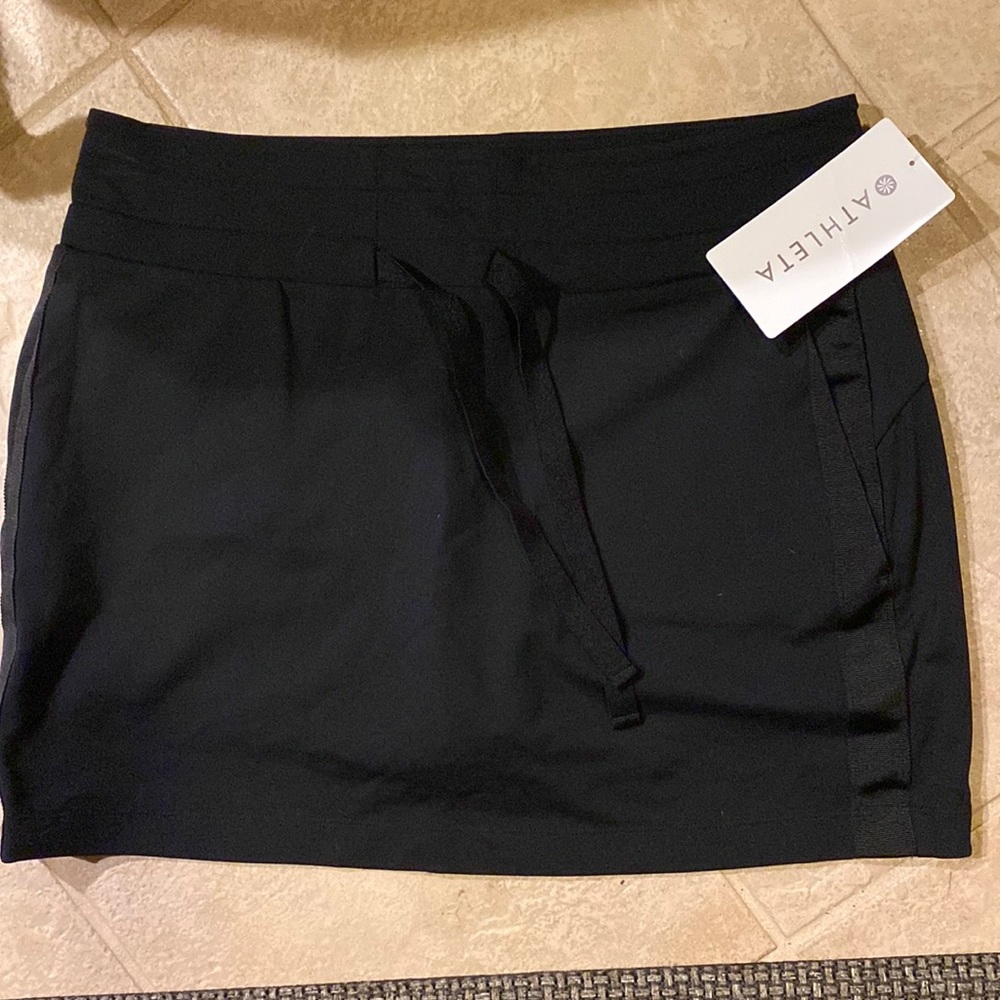 Athleta NWT metro downtown skort M